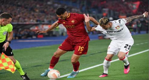 اشتباكات بين الجماهير والشرطة تدخل.. أزمة خارج ملعب نهائي الدوري الأوروبي (فيديو)